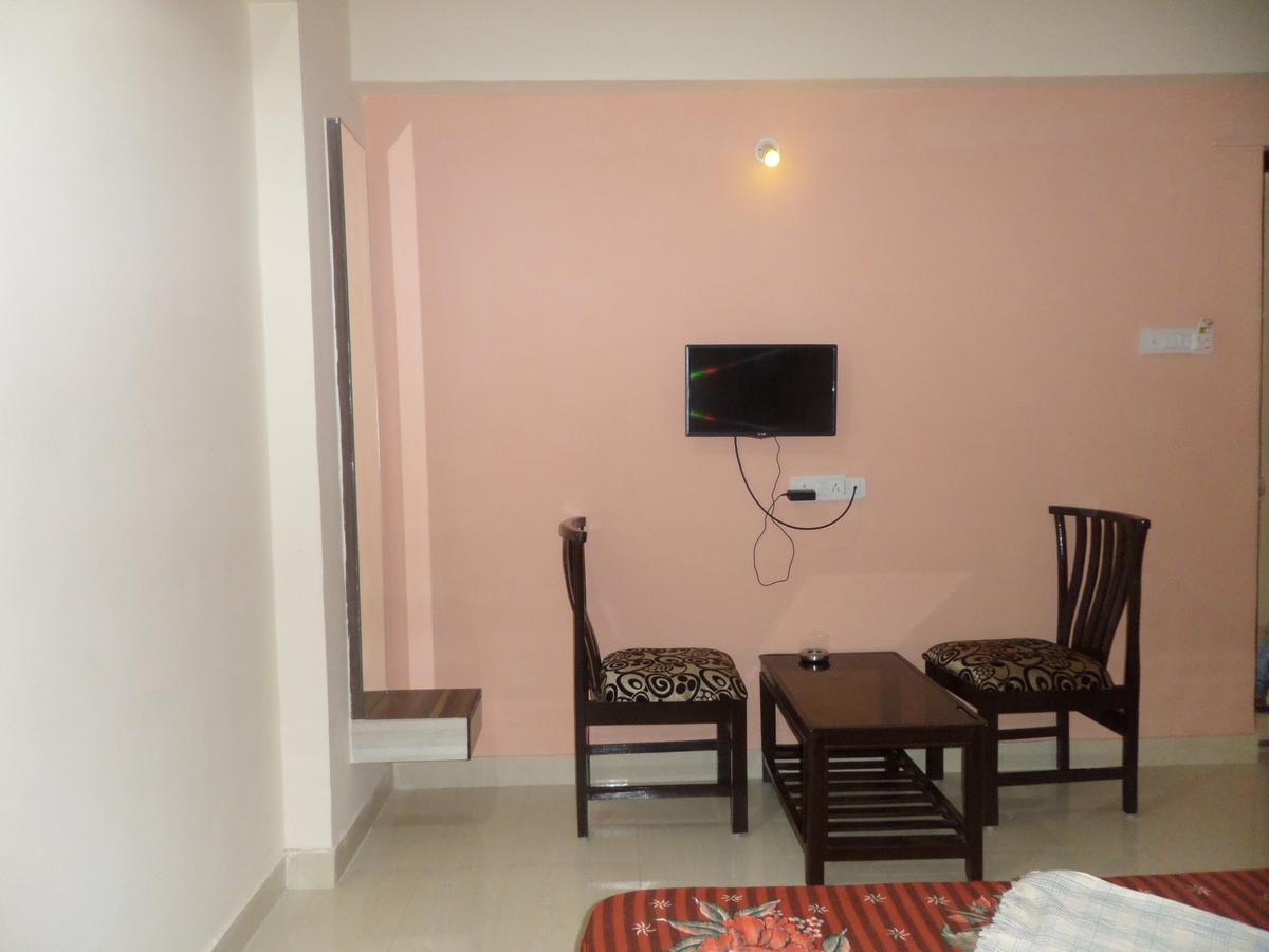 Hotel Riya-Raj Lodging Titwala Exterior foto