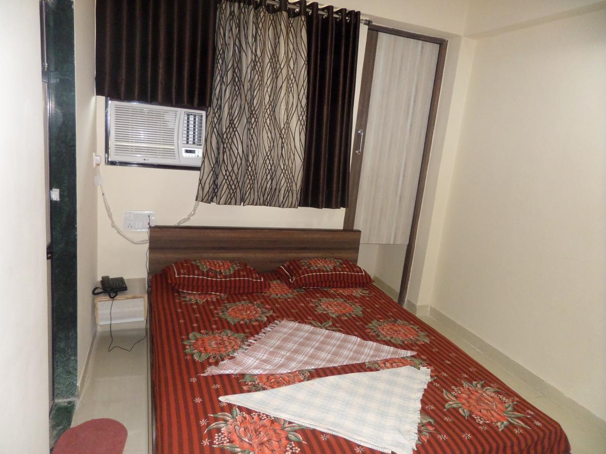 Hotel Riya-Raj Lodging Titwala Zimmer foto