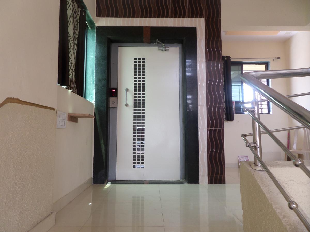 Hotel Riya-Raj Lodging Titwala Exterior foto